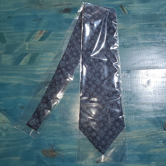 Blue Patterned CK Tie New - Picture 2 of 6